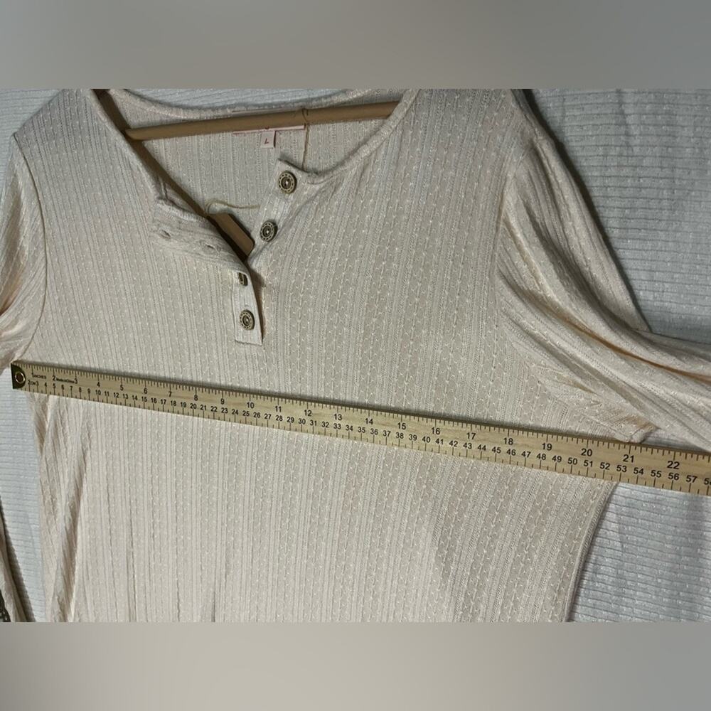 Haley & Co Henley Top Cream Blue Floral Flutter Sleeve NWT Women’s L - Picture 4 of 11